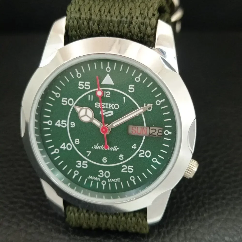 Vintage 1973 Seiko Automatic Mens Silver Watch W/daydate & Red accents